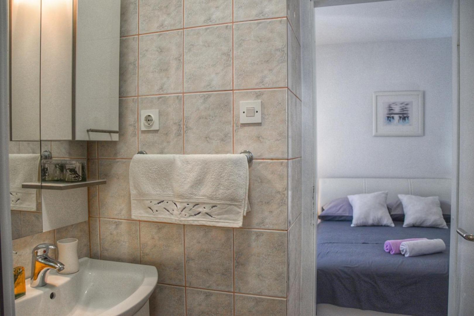 Apartments Sena Бол Екстер'єр фото